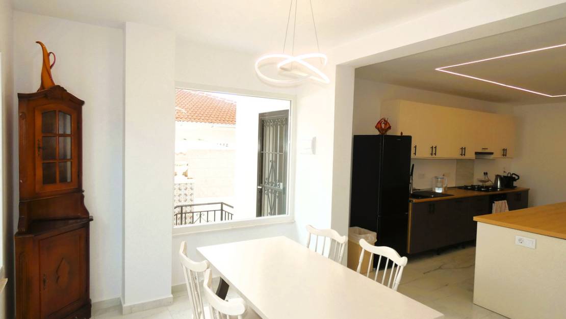 Venta - Chalet - Pilar de la Horadada - Pinar de Campoverde