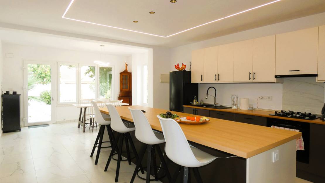 Venta - Chalet - Pilar de la Horadada - Pinar de Campoverde