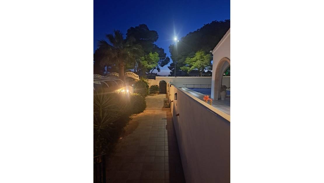 Venta - Chalet - Pilar de la Horadada - Pinar de Campoverde