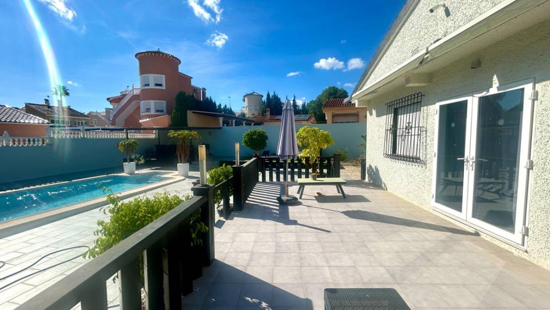Venta - Chalet - Pilar de la Horadada - Pinar de Campoverde
