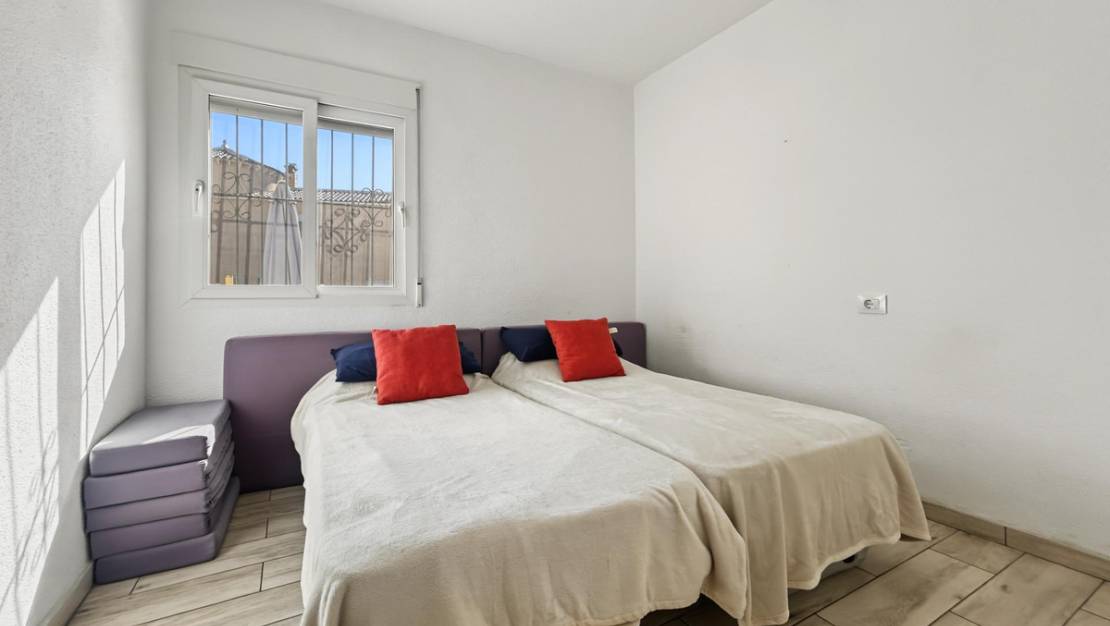 Venta - Chalet - Pilar de la Horadada - Pinar de Campoverde