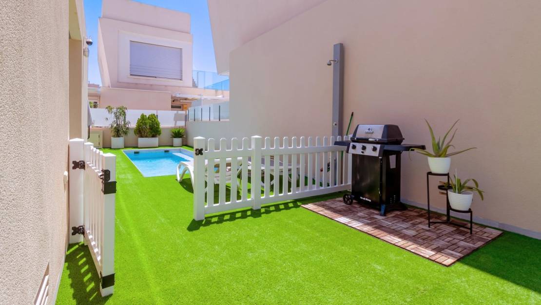 Venta - Chalet - Pilar de la Horadada - Pueblo Latino