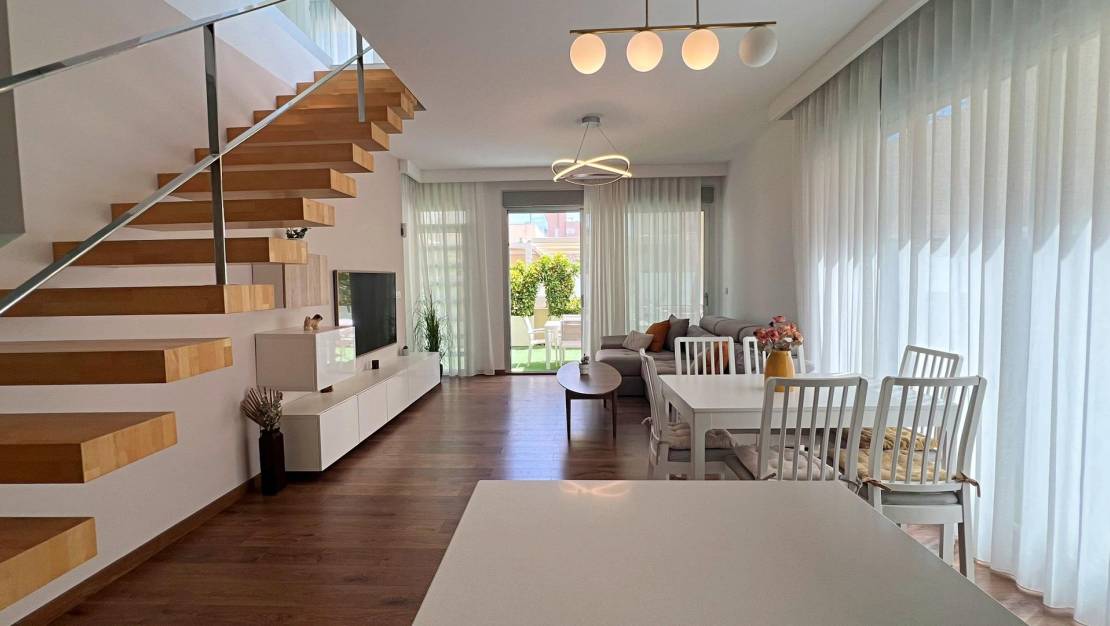 Venta - Chalet - Pilar de la Horadada - Pueblo Latino