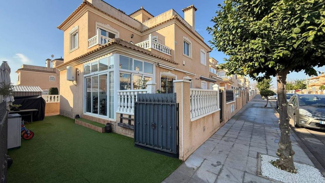 Venta - Chalet - Pilar de la Horadada - Torre de la Horadada