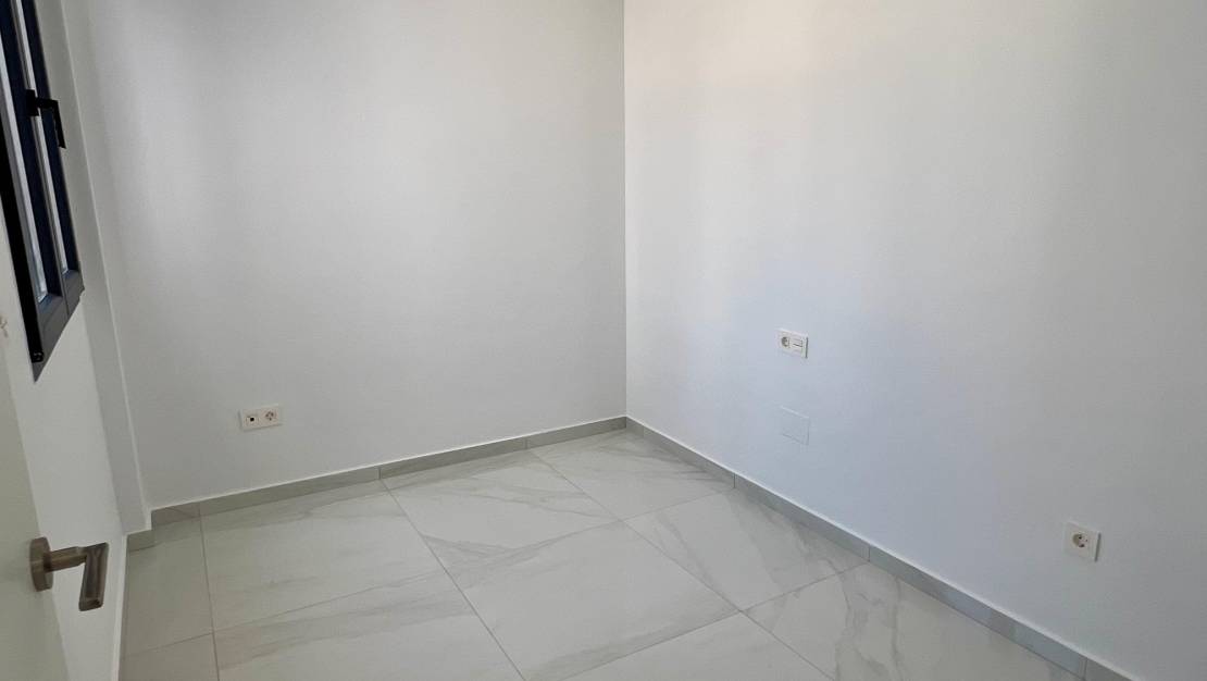 Venta - Chalet - Polop de la Marina