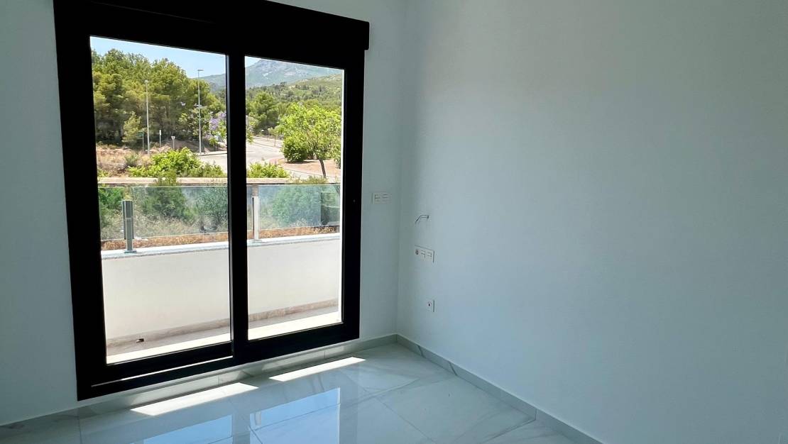 Venta - Chalet - Polop de la Marina