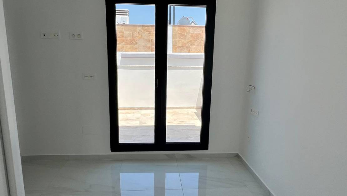 Venta - Chalet - Polop de la Marina