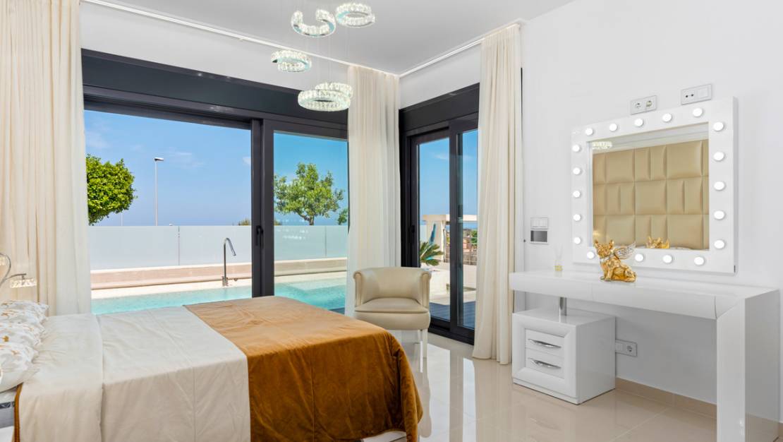 Venta - Chalet - San Miguel de Salinas - San Miguel de Salinas Centro