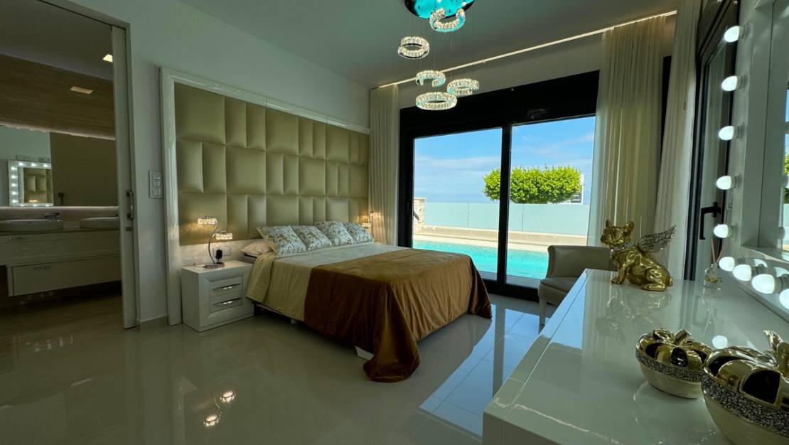 Venta - Chalet - San Miguel de Salinas - San Miguel de Salinas Centro