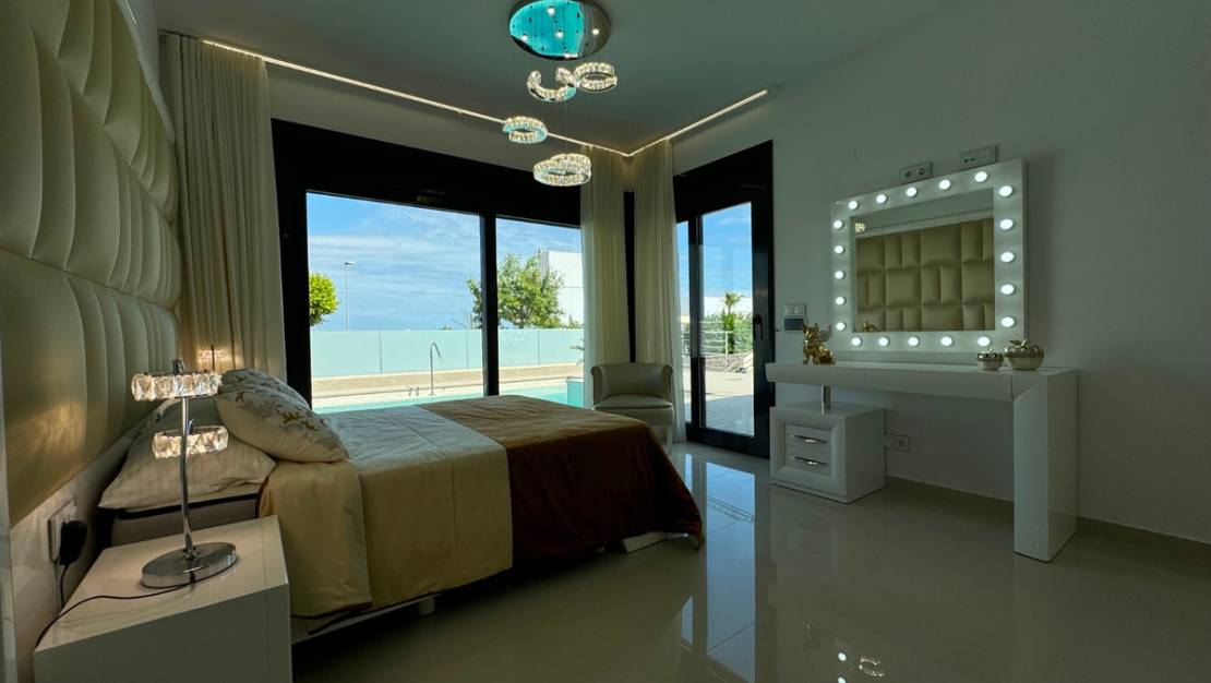 Venta - Chalet - San Miguel de Salinas - San Miguel de Salinas Centro