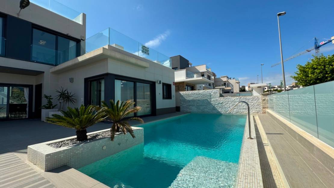 Venta - Chalet - San Miguel de Salinas - San Miguel de Salinas Centro