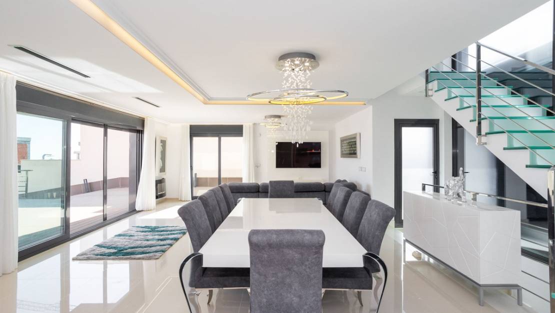 Venta - Chalet - San Miguel de Salinas - San Miguel de Salinas Centro