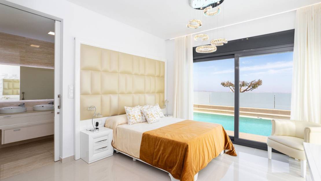 Venta - Chalet - San Miguel de Salinas - San Miguel de Salinas Centro