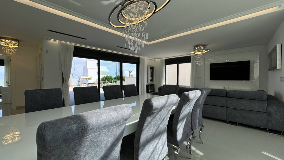 Venta - Chalet - San Miguel de Salinas - San Miguel de Salinas Centro