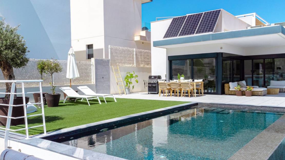 Venta - Chalet - San Miguel de Salinas - San Miguel de Salinas Centro