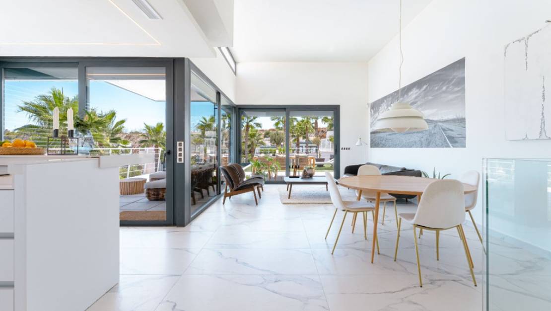 Venta - Chalet - San Miguel de Salinas - San Miguel de Salinas Centro