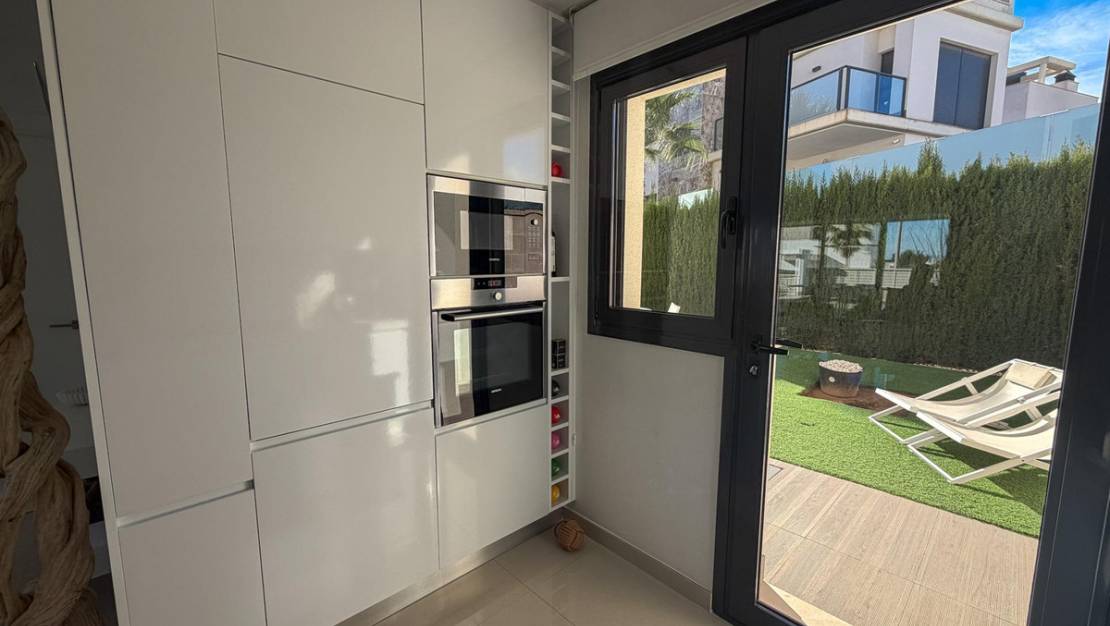 Venta - Chalet - San Miguel de Salinas - San Miguel de Salinas Centro