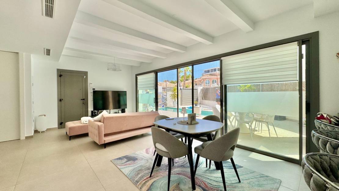 Venta - Chalet - San Miguel de Salinas - San Miguel de Salinas Centro
