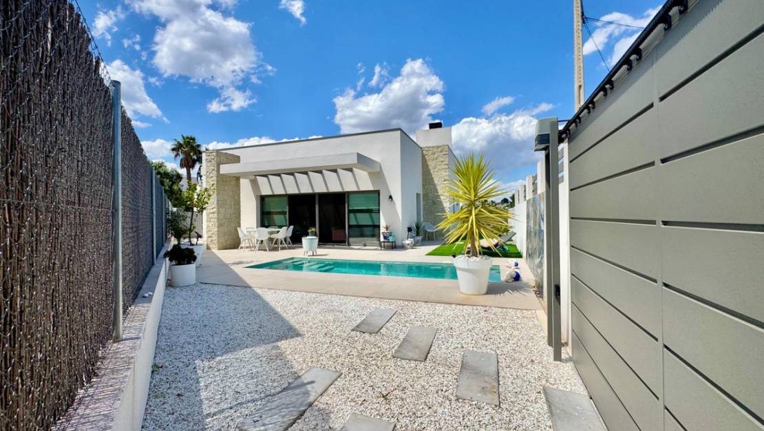 Venta - Chalet - San Miguel de Salinas - San Miguel de Salinas Centro