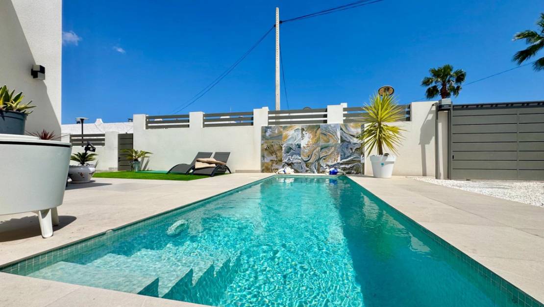 Venta - Chalet - San Miguel de Salinas - San Miguel de Salinas Centro