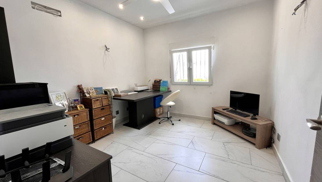Venta - Chalet - San Miguel de Salinas - San Miguel de Salinas Centro