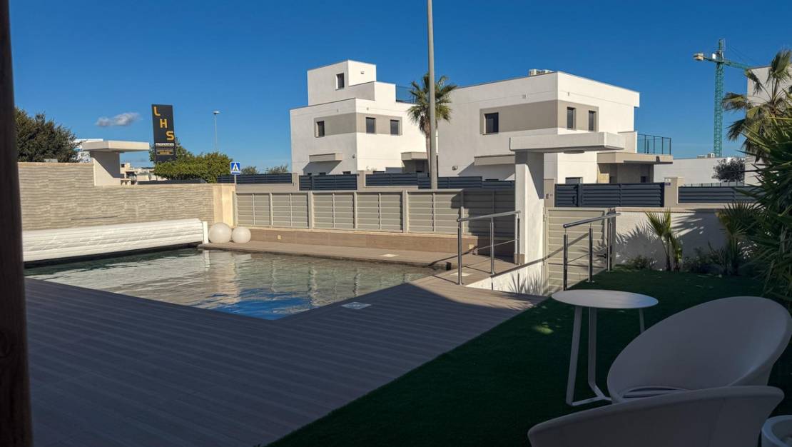 Venta - Chalet - San Miguel de Salinas - San Miguel de Salinas Centro