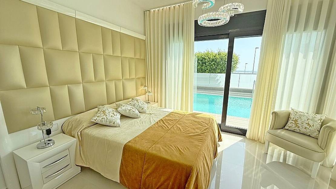 Venta - Chalet - San Miguel de Salinas - San Miguel de Salinas Centro