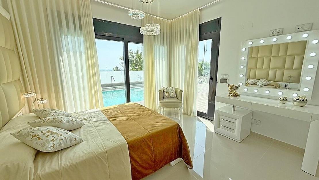 Venta - Chalet - San Miguel de Salinas - San Miguel de Salinas Centro