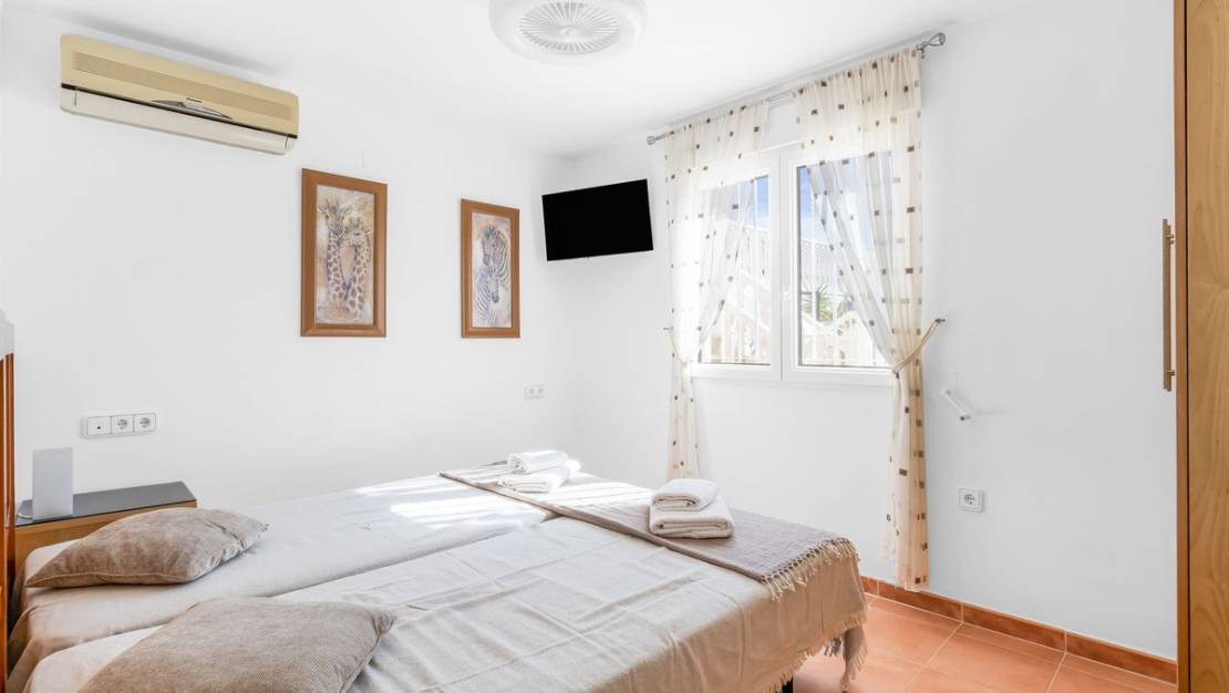 Venta - Chalet - San Miguel de Salinas - san miguel