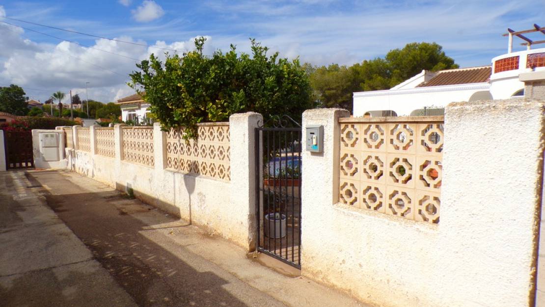 Venta - Chalet - San Miguel de Salinas