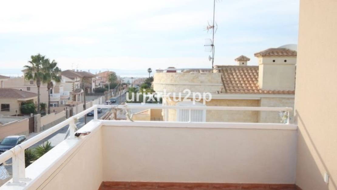 Venta - Chalet - Torrevieja - Aguas Nuevas