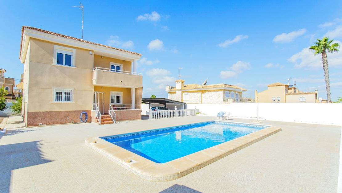 Venta - Chalet - Torrevieja - Aguas Nuevas