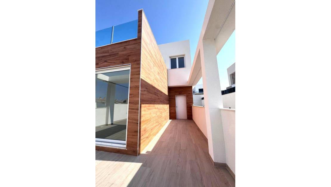 Venta - Chalet - Torrevieja - Aguas Nuevas