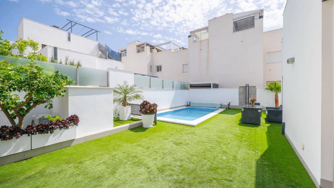 Venta - Chalet - Torrevieja - Aguas Nuevas