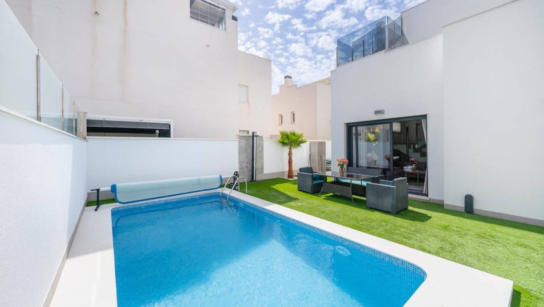 Venta - Chalet - Torrevieja - Aguas Nuevas
