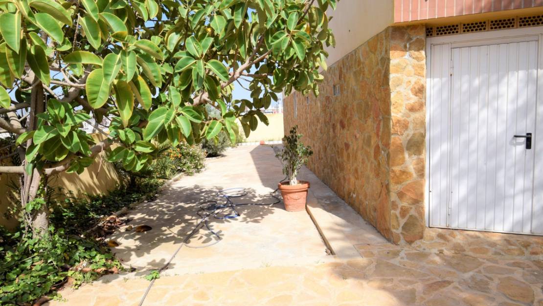 Venta - Chalet - Torrevieja - Aguas Nuevas