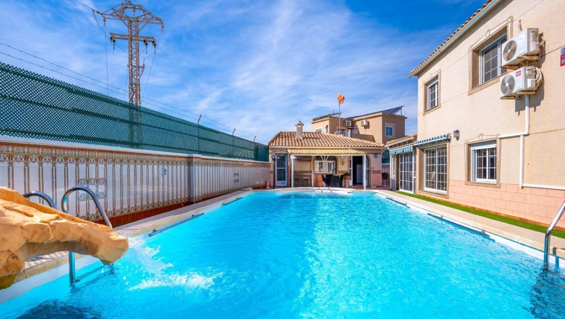 Venta - Chalet - Torrevieja - El chaparral
