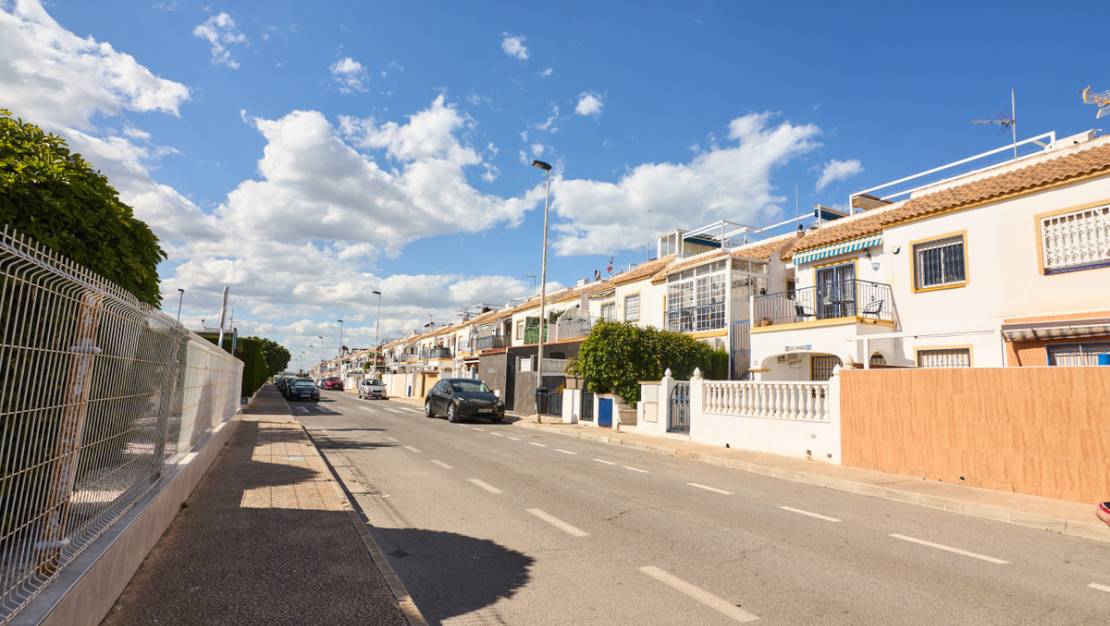 Venta - Chalet - Torrevieja - Jardin del Mar