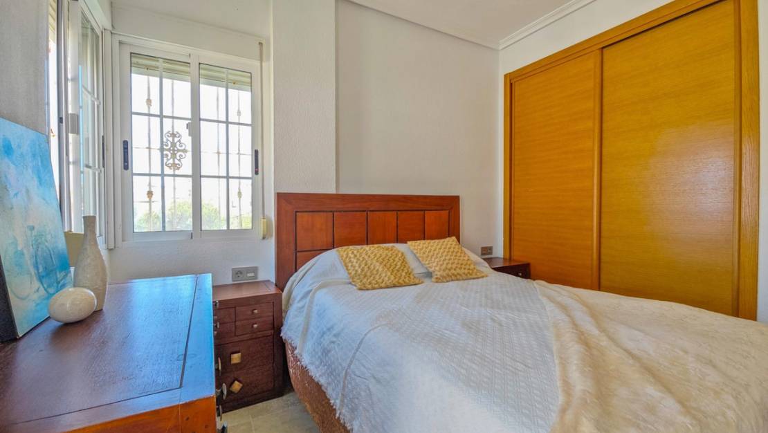 Venta - Chalet - Torrevieja - La Mata