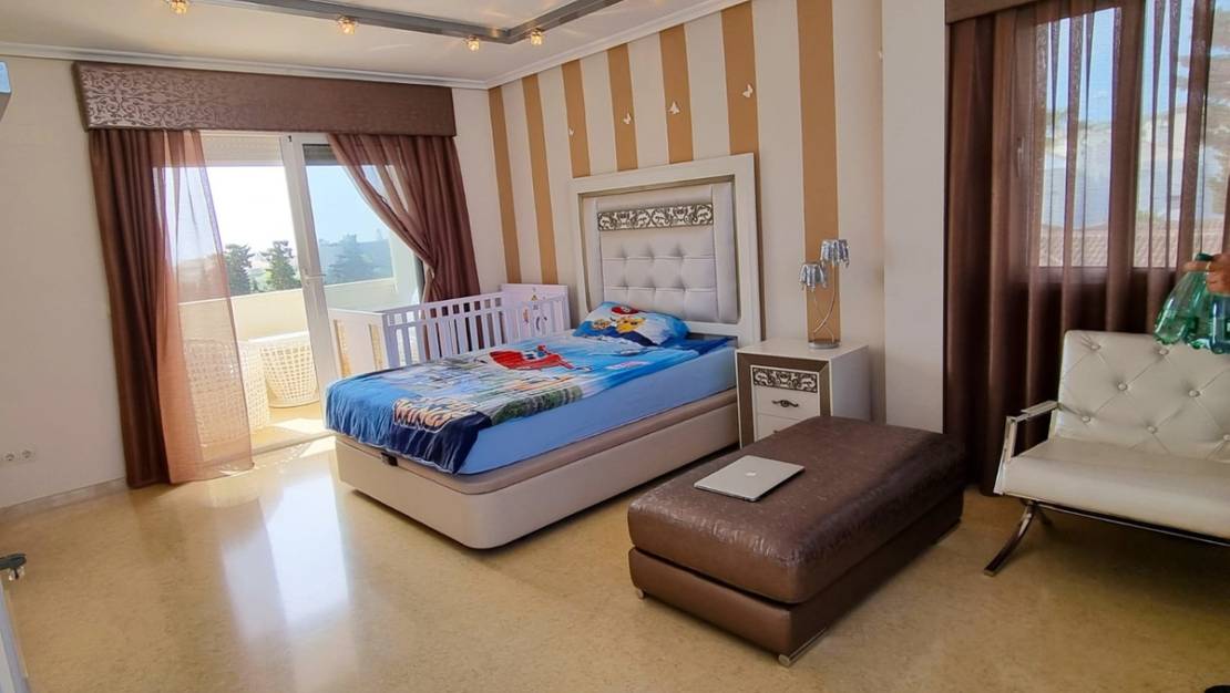 Venta - Chalet - Torrevieja - La Mata