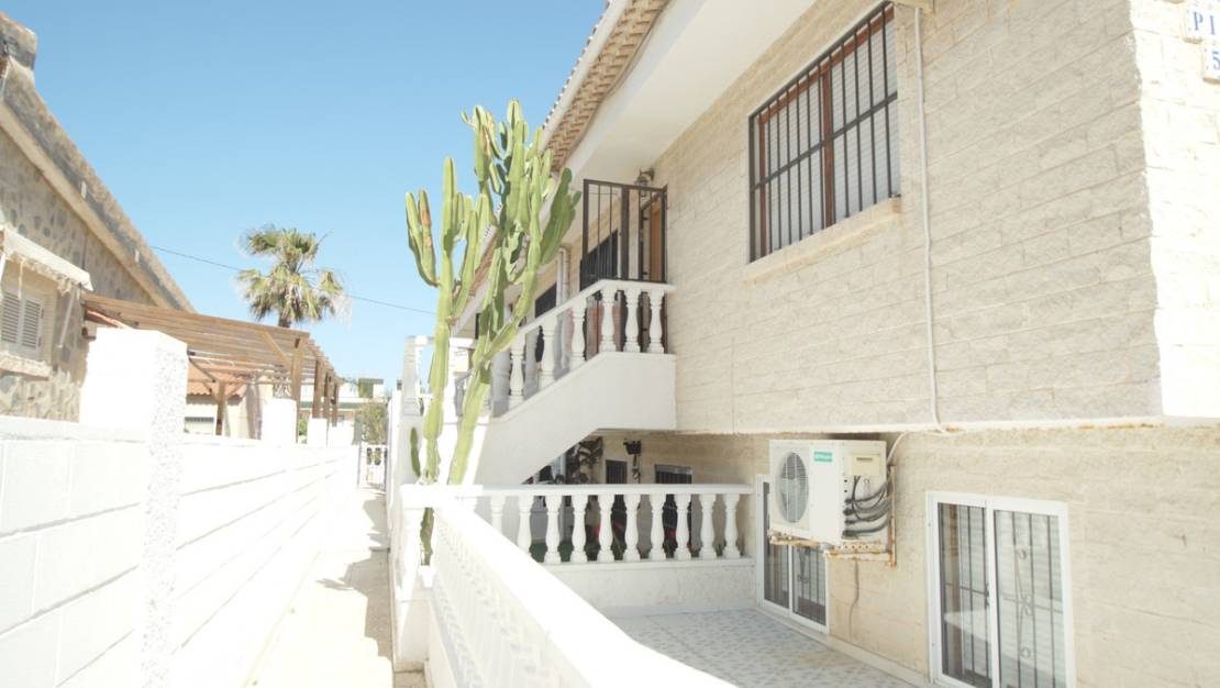 Venta - Chalet - Torrevieja - La Mata