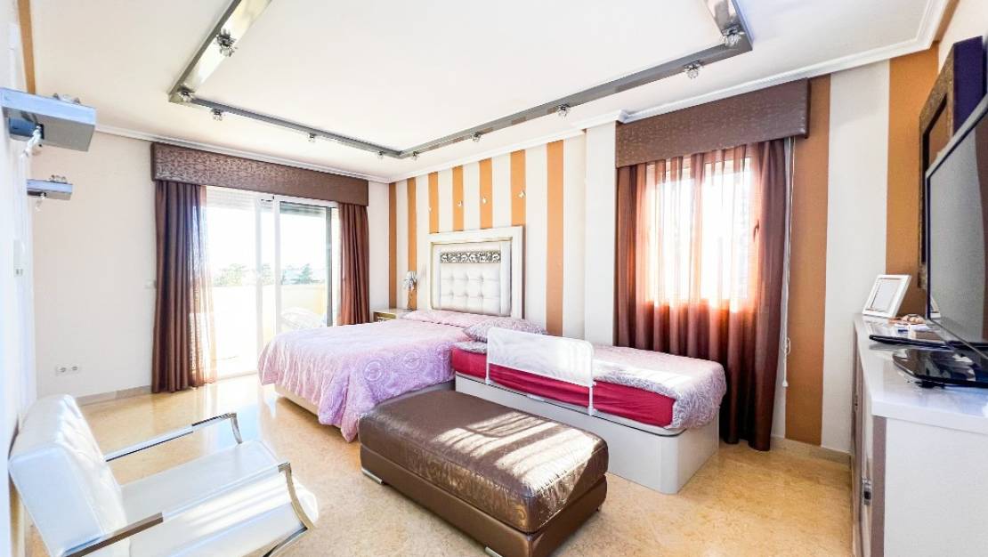 Venta - Chalet - Torrevieja - La Mata