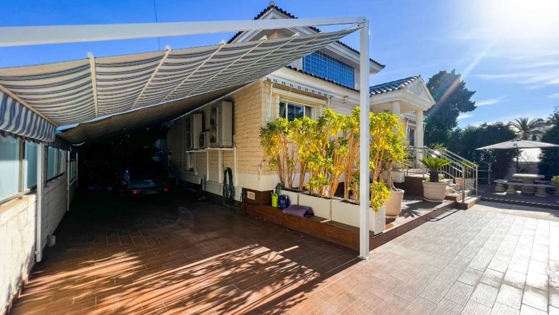 Venta - Chalet - Torrevieja - La Mata