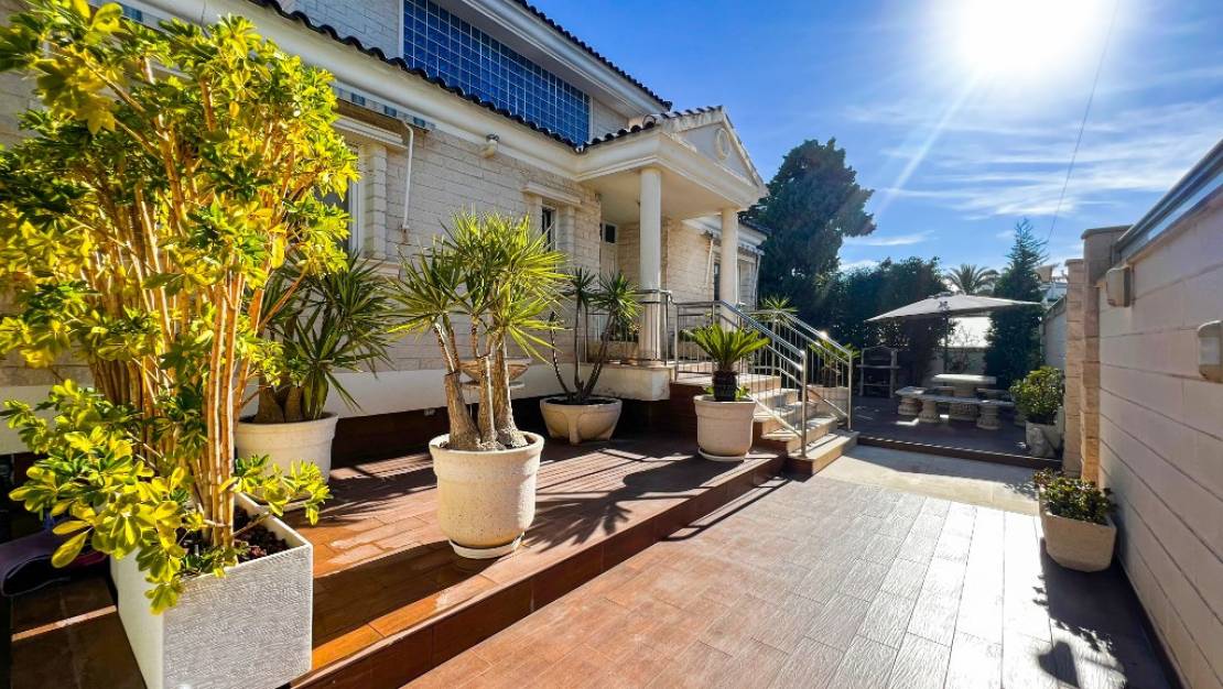 Venta - Chalet - Torrevieja - La Mata