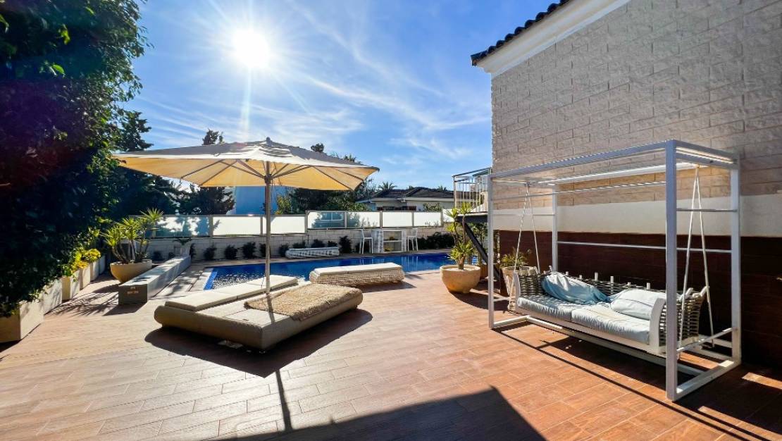 Venta - Chalet - Torrevieja - La Mata