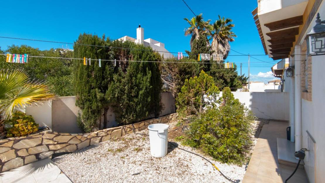 Venta - Chalet - Torrevieja - La Mata