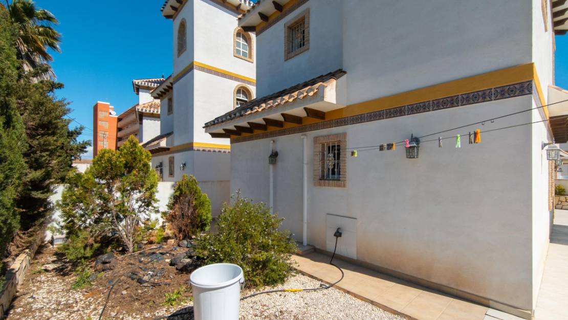 Venta - Chalet - Torrevieja - La Mata
