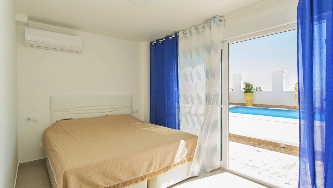 Venta - Chalet - Torrevieja - La Mata