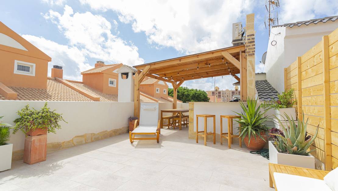 Venta - Chalet - Torrevieja - La Mata
