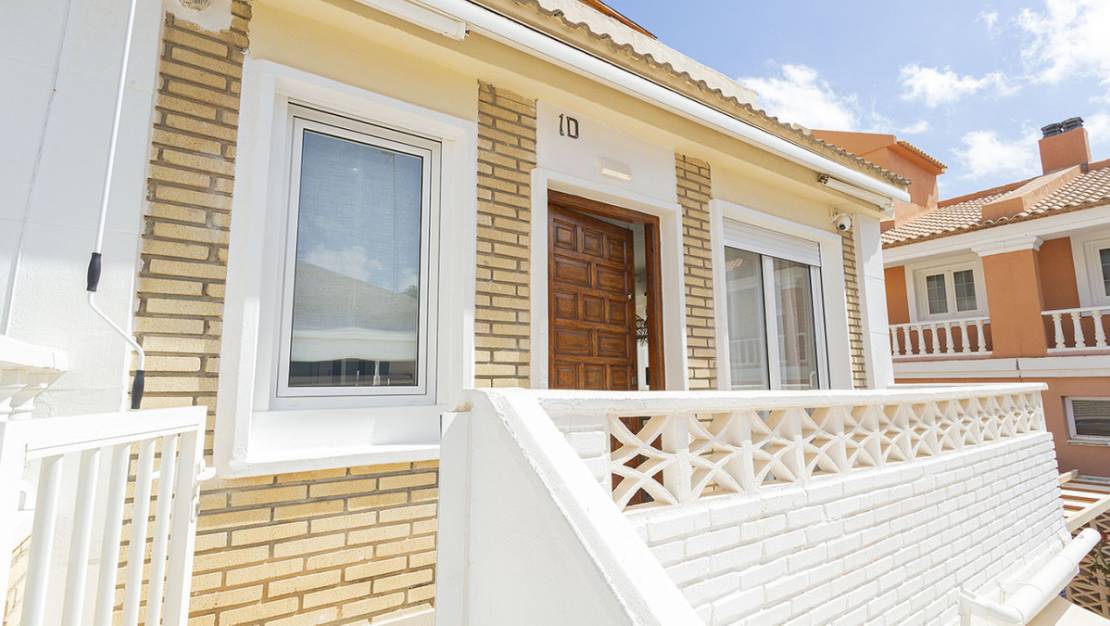 Venta - Chalet - Torrevieja - La Mata